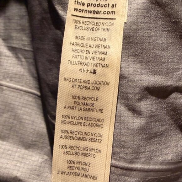 Patagonia Pluma Jacket - Medium - Excellent Condition - Picture 6 of 8